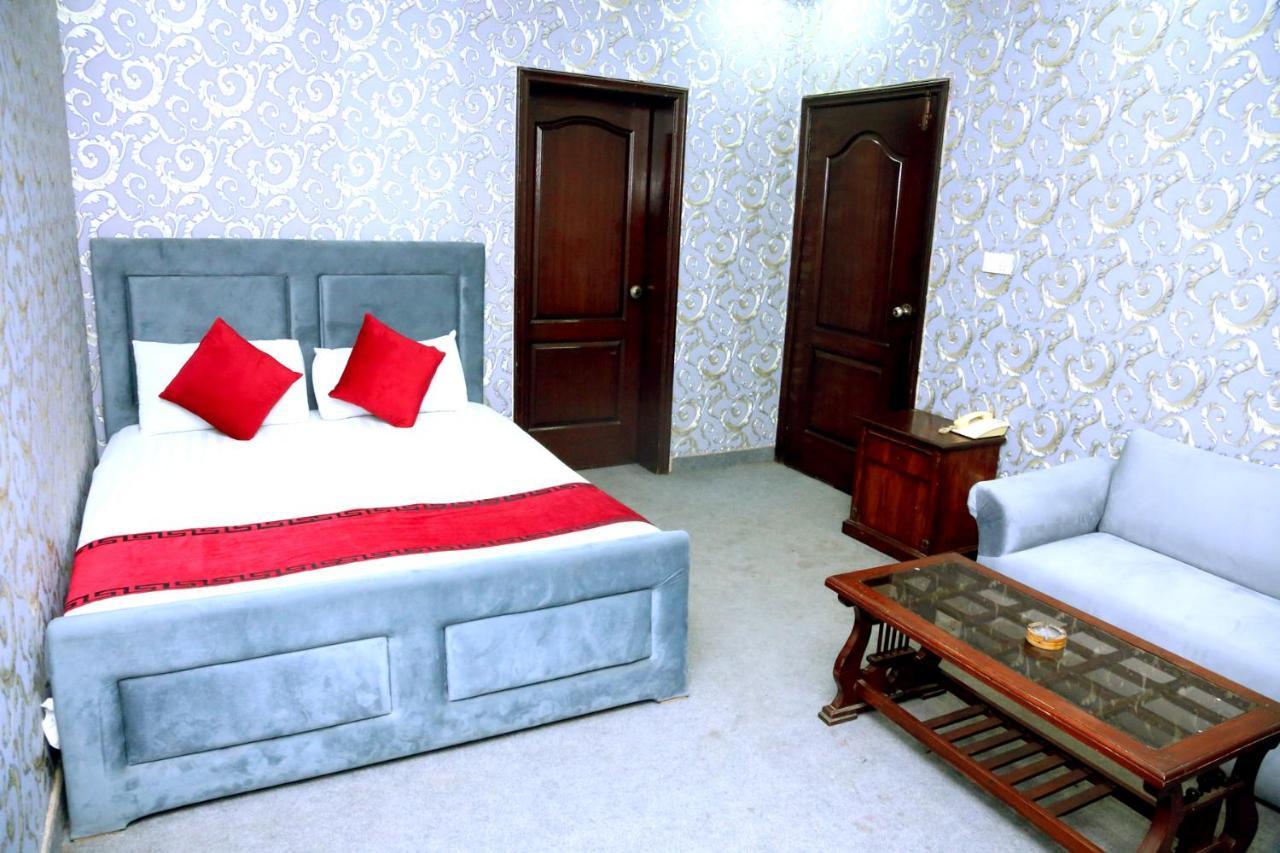 Sapphire Inn Motel Lahore Bagian luar foto