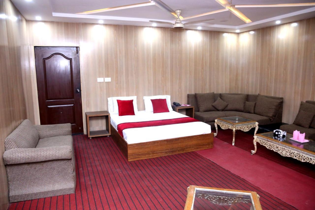 Sapphire Inn Motel Lahore Bagian luar foto