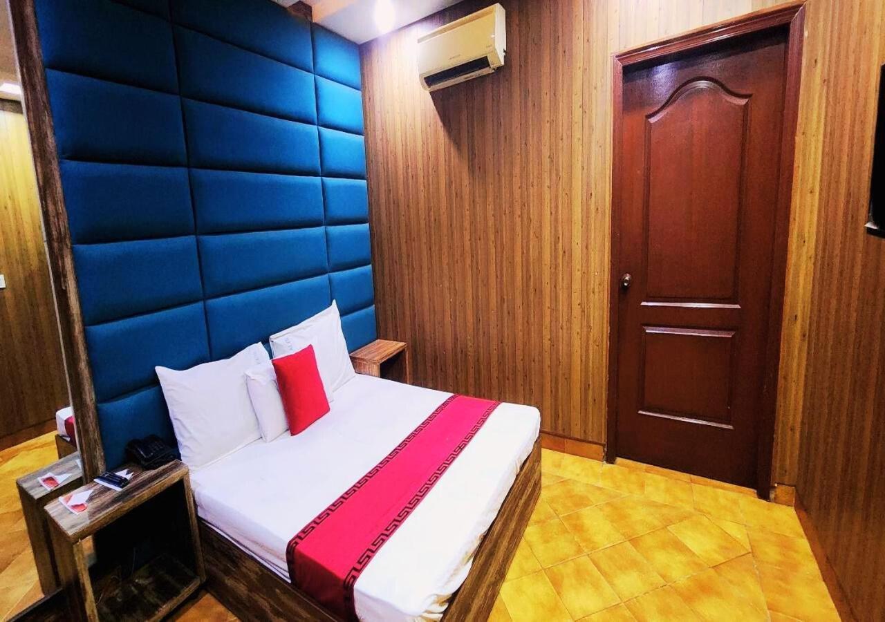 Sapphire Inn Motel Lahore Bagian luar foto