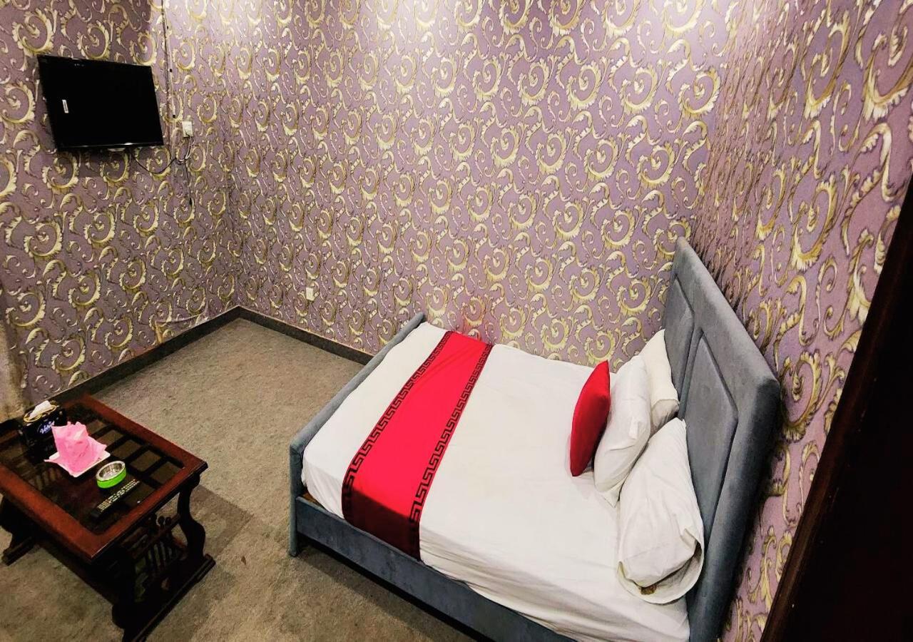 Sapphire Inn Motel Lahore Bagian luar foto