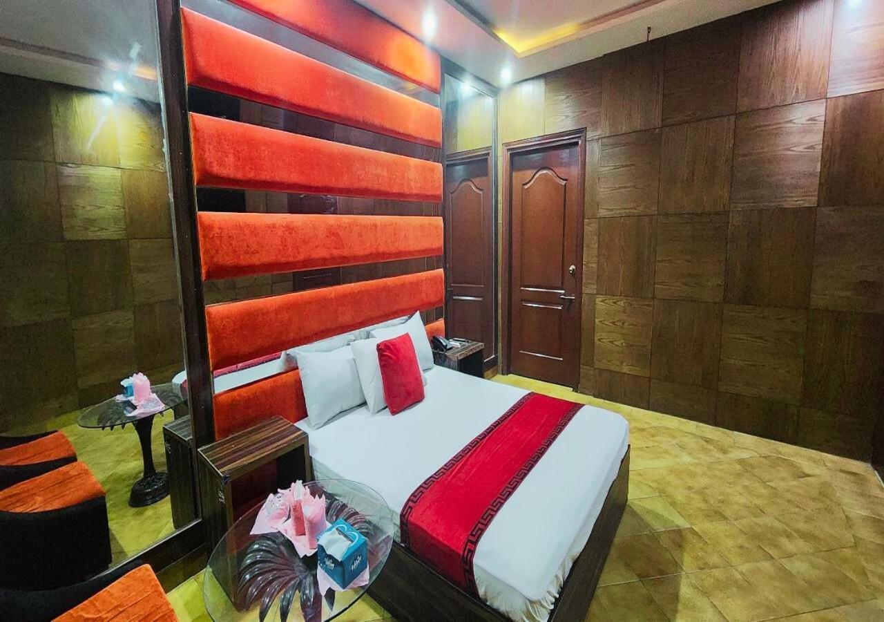 Sapphire Inn Motel Lahore Bagian luar foto